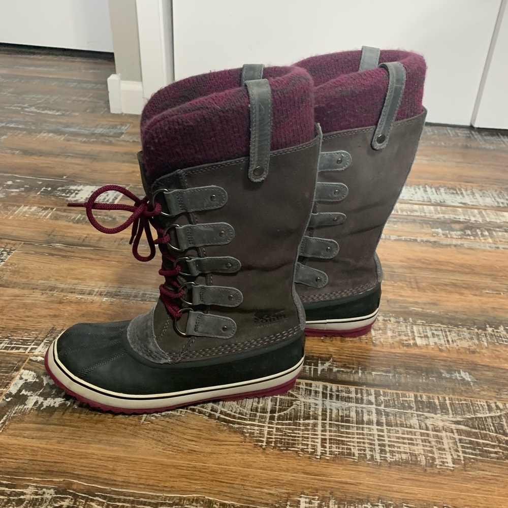 Sorel women’s snow boots size 9.5